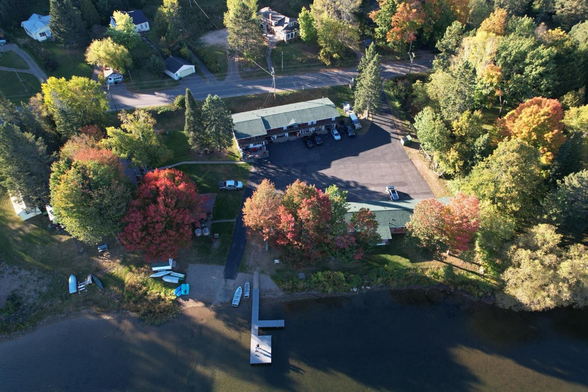 Lakeshore Motel Ice Lake Iron River Esterno foto