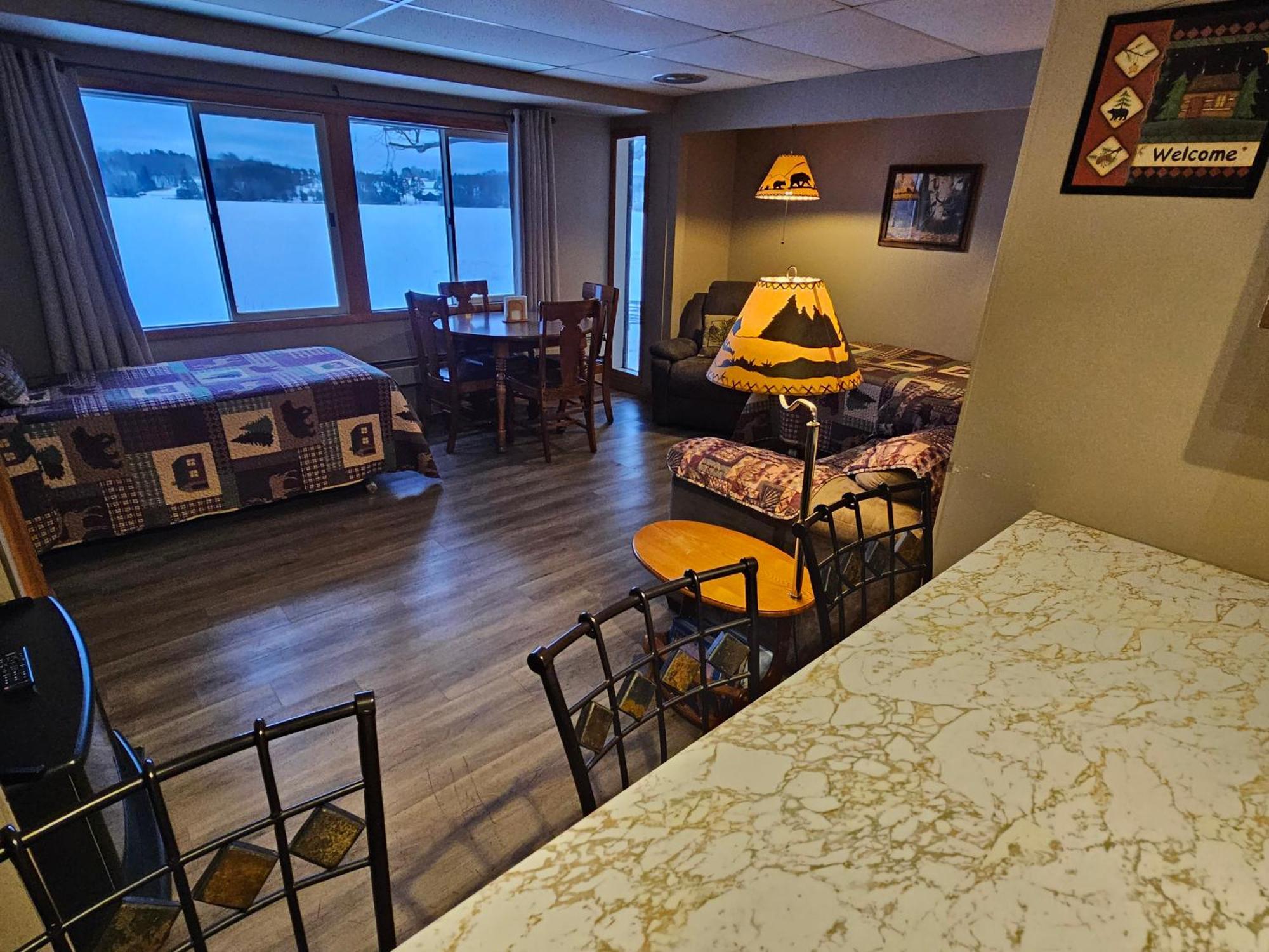 Lakeshore Motel Ice Lake Iron River Esterno foto